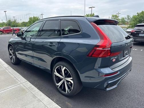 2025 Volvo XC60 B5 Ultra