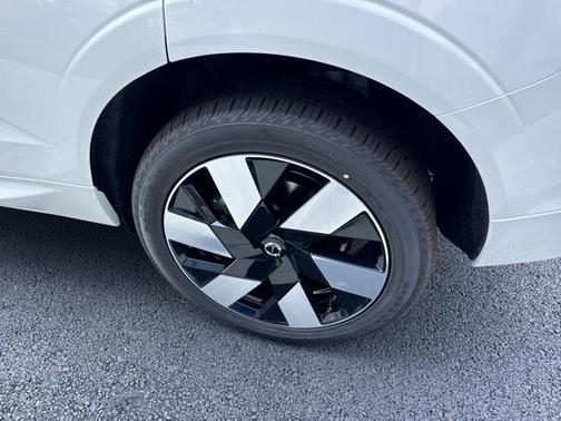 2025 Volvo XC60 Plug-In Hybrid T8 Plus