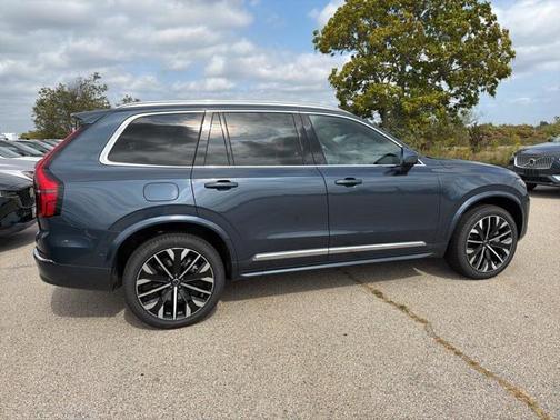 2026 Volvo XC90 B6 Plus 7-Seater