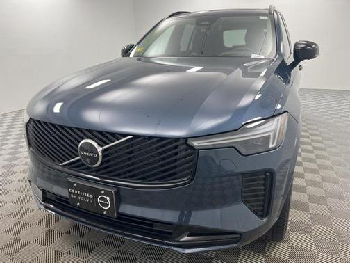 2026 Volvo XC90 Ultra Dark Theme, B6 AWD Gas (mild hybrid), Gasoline, 7 Seats