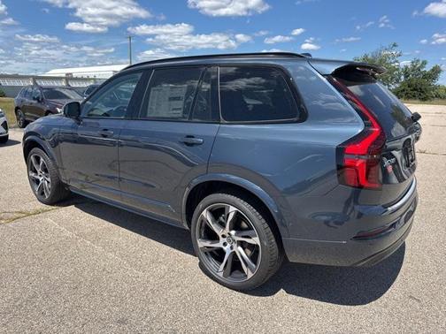 2026 Volvo XC90 B6 Ultra Dark Theme 7-Seater