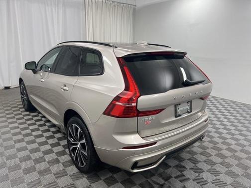 2025 Volvo XC60 B5 Plus