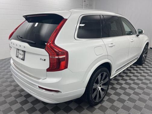 2025 Volvo XC90 B6 Plus 7-Seater