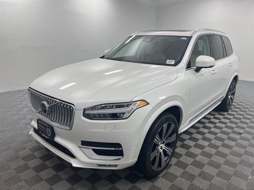 2025 Volvo XC90 B6 Plus 7-Seater