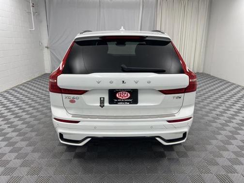 2025 Volvo XC60 Plug-In Hybrid T8 Core