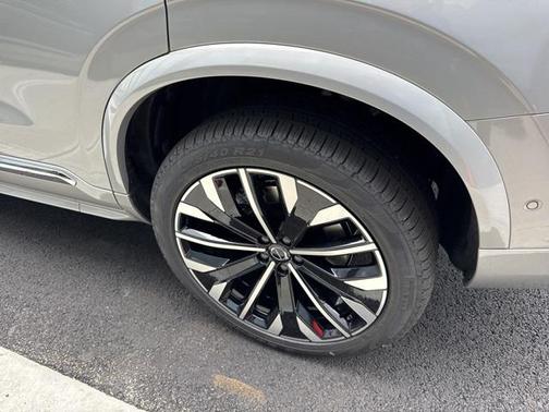 2025 Volvo XC90 Plug-In Hybrid T8 Plus 6-Seater