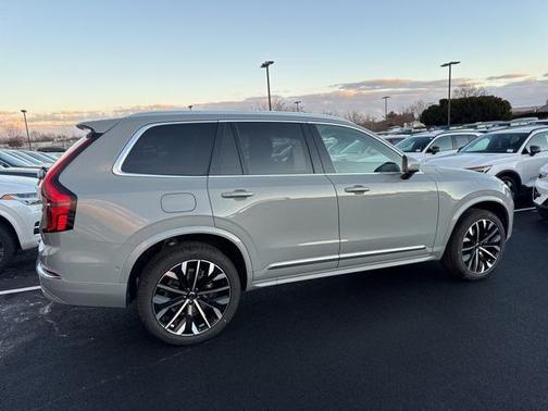 2025 Volvo XC90 B6 Plus 6-Seater