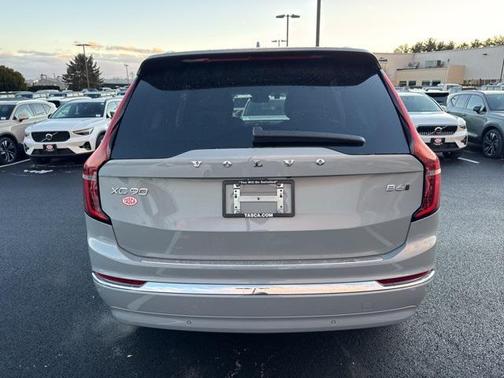 2025 Volvo XC90 B6 Plus 6-Seater