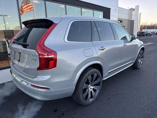 2025 Volvo XC90 Plug-In Hybrid T8 Plus 7-Seater