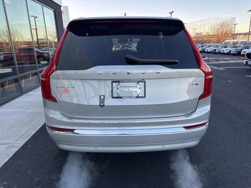 2025 Volvo XC90 Plug-In Hybrid T8 Plus 7-Seater