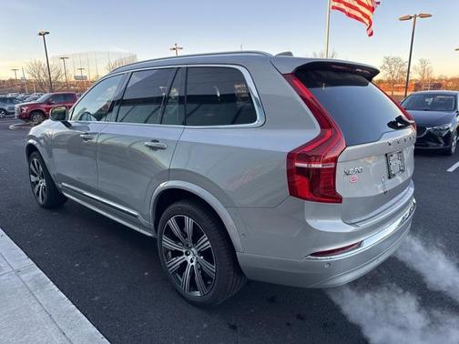 2025 Volvo XC90 Plug-In Hybrid T8 Plus 7-Seater