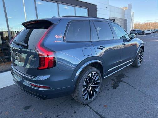 2026 Volvo XC90 B6 Ultra Dark Theme 7-Seater