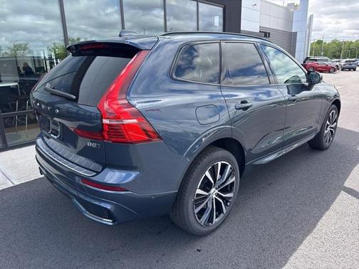 2025 Volvo XC60 Plus
