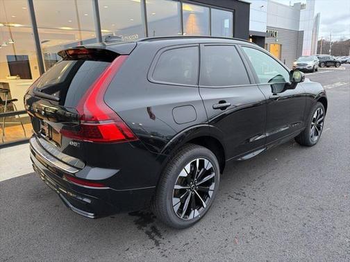 2026 Volvo XC60 B5 Plus