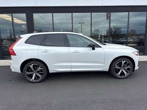 2025 Volvo XC60 B5 Ultra