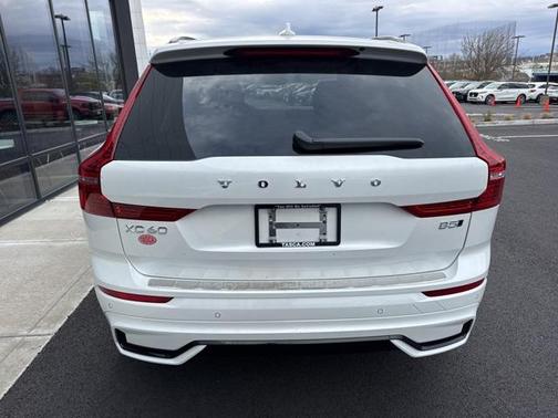 2025 Volvo XC60 B5 Ultra