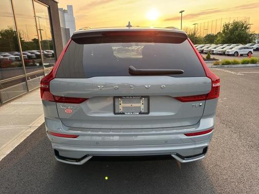 2025 Volvo XC60 Plug-In Hybrid T8 Plus