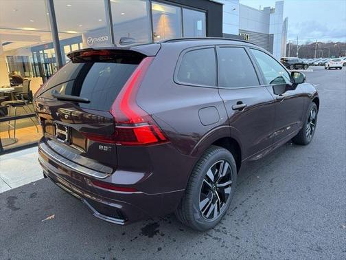 2026 Volvo XC60 B5 Plus