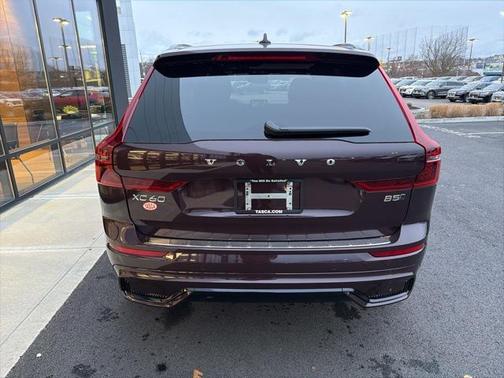 2026 Volvo XC60 B5 Plus