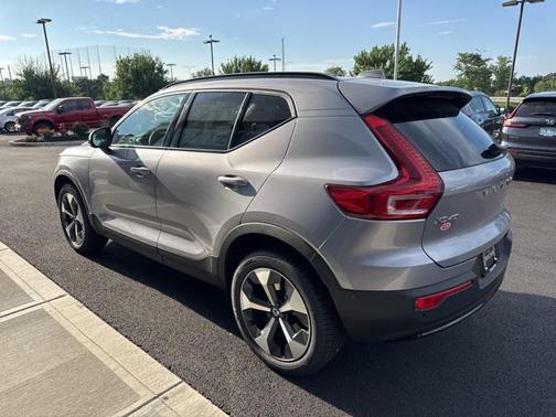 2026 Volvo XC40 B5 Plus