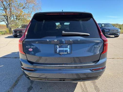 2026 Volvo XC90 B6 Ultra Dark Theme 7-Seater