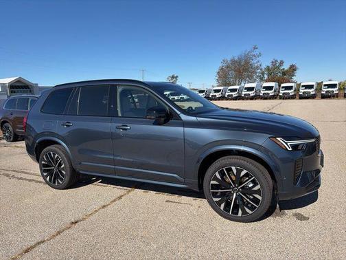 2026 Volvo XC90 B6 Ultra Dark Theme 7-Seater