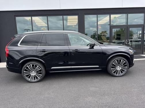 2025 Volvo XC90 B6 Plus 7-Seater