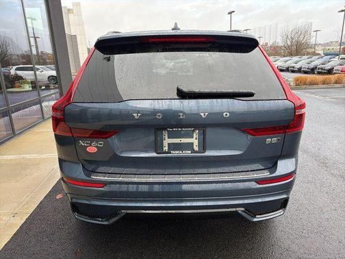 2026 Volvo XC60 B5 Plus