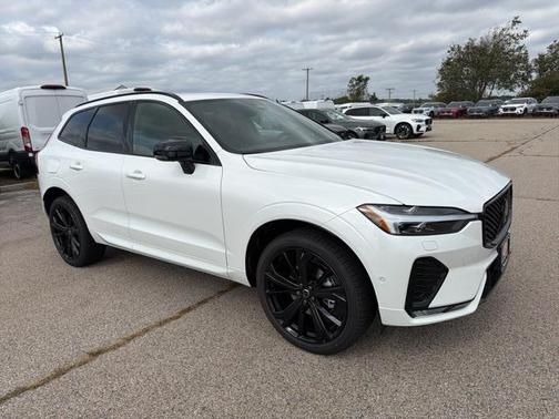 2026 Volvo XC60 B5 Ultra Black Edition
