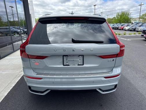 2025 Volvo XC60 Plus