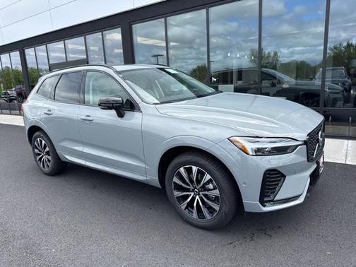 2025 Volvo XC60 Plus