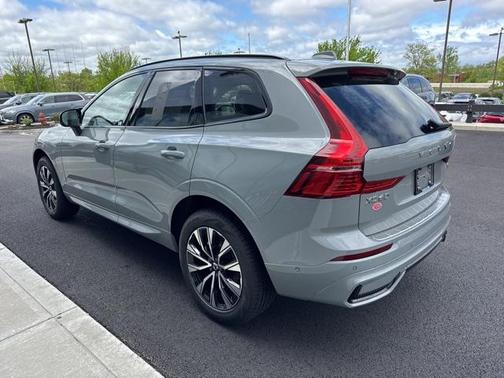 2025 Volvo XC60 Plus