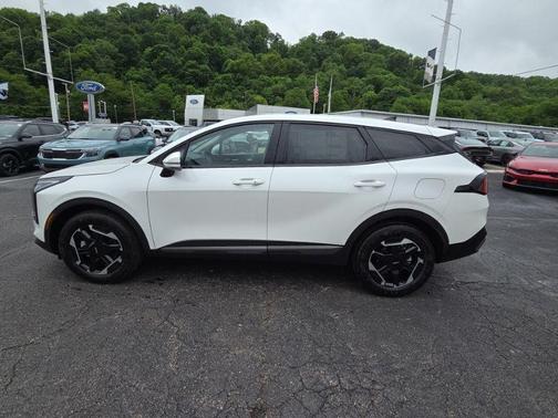 Snow White Pearl 2026 Kia Sportage SX Turbo