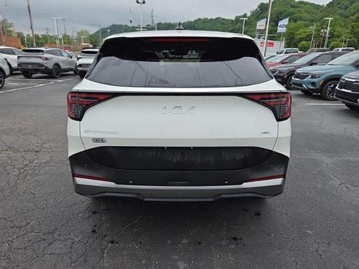 Snow White Pearl 2026 Kia Sportage SX Turbo