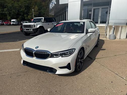 2022 BMW 330e Base