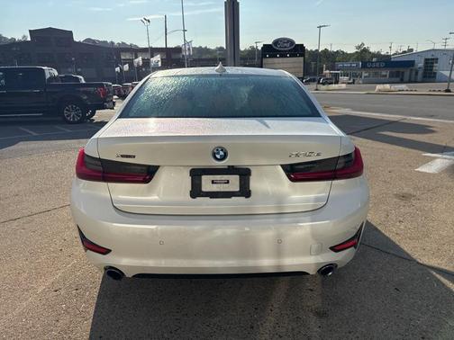 2022 BMW 330e Base