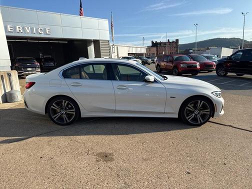 2022 BMW 330e Base