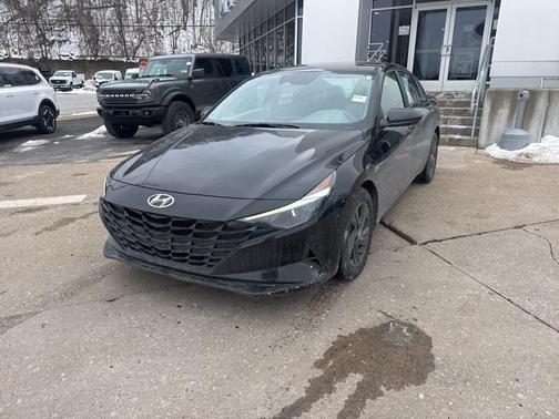 2023 Hyundai ELANTRA SEL