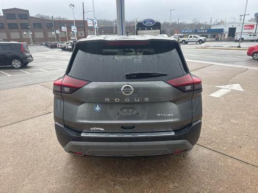 Gun Metallic 2021 Nissan Rogue SV