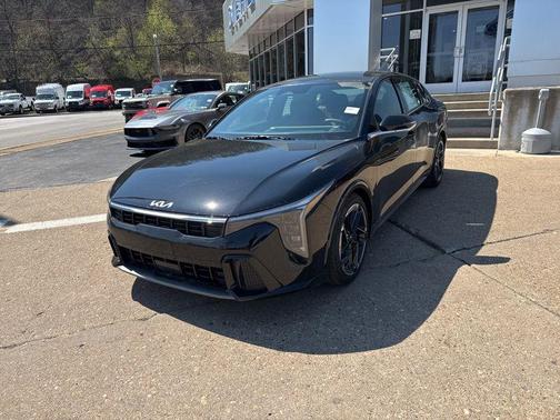 Aurora Black Pearl 2026 Kia K4 GT-Line