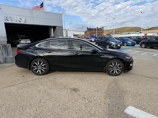 2021 Chevrolet Malibu FWD RS