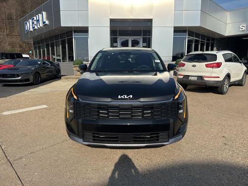Ebony Black 2026 Kia Sportage LX