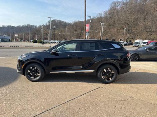 Ebony Black 2026 Kia Sportage LX