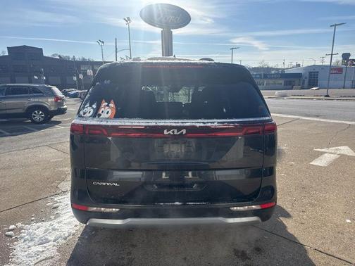 2023 Kia Carnival EX
