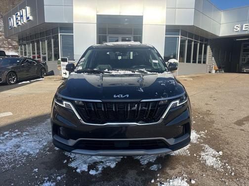 2023 Kia Carnival EX