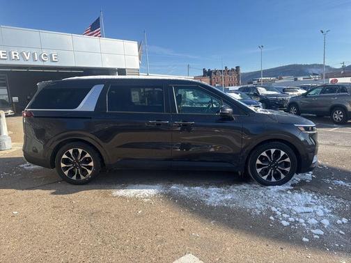 2023 Kia Carnival EX