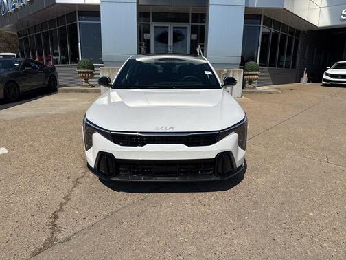 Snow White Pearl 2026 Kia K4 GT-Line