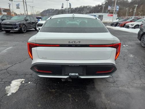 2026 Kia K4 LXS