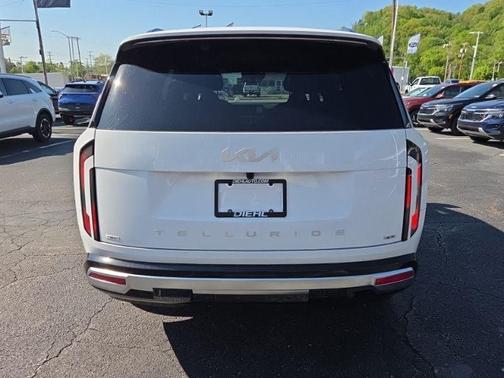 White Pearl 2027 Kia Telluride Hybrid SX Prestige