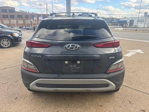 2022 Hyundai KONA SEL